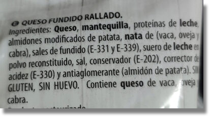 Etiqueta de un alimento elaborado que contiene números E