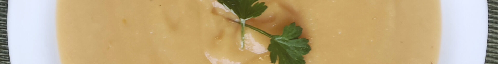 Crema dorada de calabaza y judías blancas