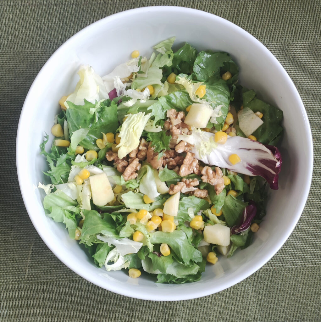 ensalada de manzana y nueces