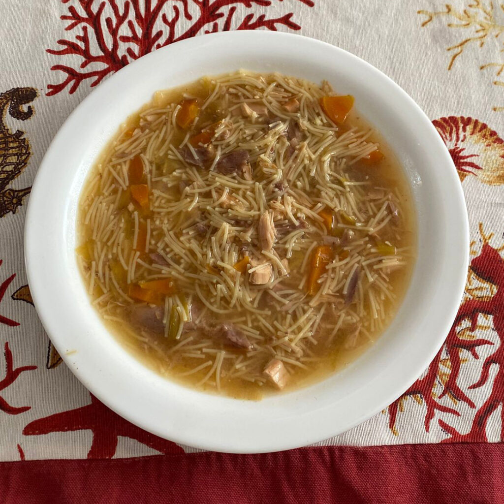 sopa de fideos