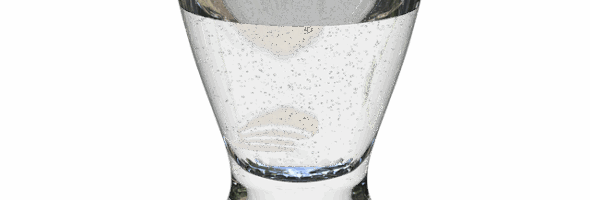 El agua engorda con las comidas y otros mitos