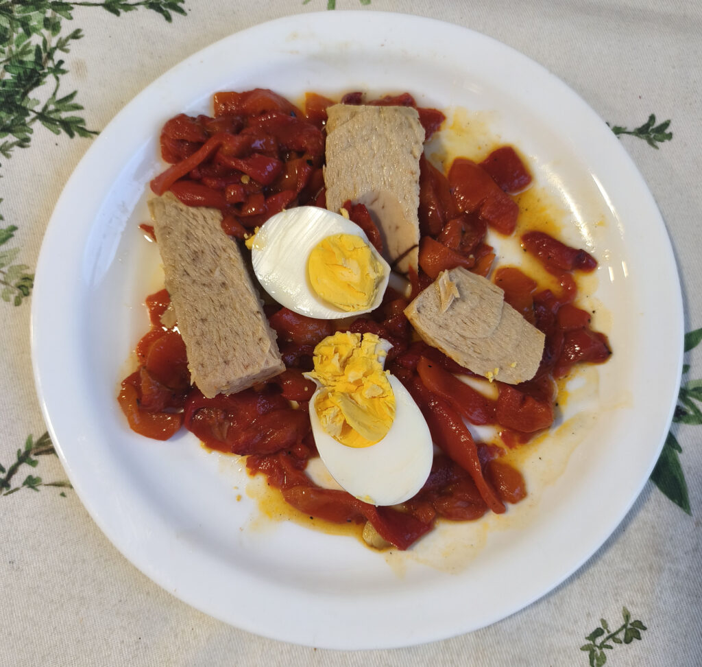 ensalada de pimientos y ventresca